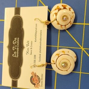 Seashell with Rhinestone Accent Gold Tone Earrings Beach Sea